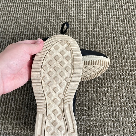 Everlane The Trainer Leather Sneaker in Black - Picture 5 of 7